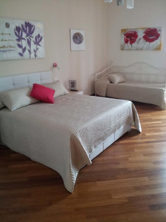Residenza Piazza Moro Bed & Breakfast Bari Room photo
